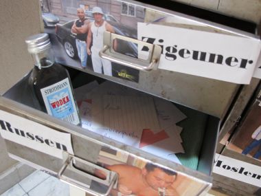 Ordnung muß sein / H. Thiel